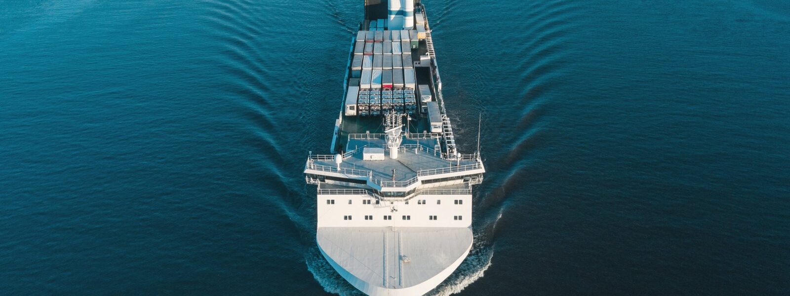 Przyszłość autonomicznych statków - korzyści i wyzwania 1 statek1