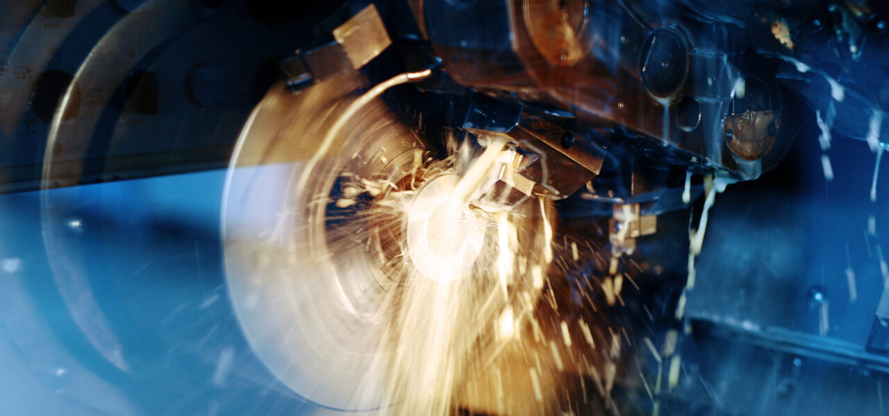 Od tradycyjnej produkcji do Przemysłu 4.0 – jak zmienia się współczesna fabryka